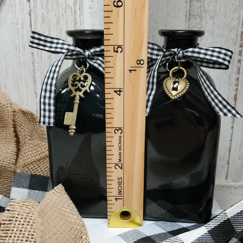 NEW Black Bud Vases Buffalo Plaid Ribbon with Key & Heart Charms Country Bottles